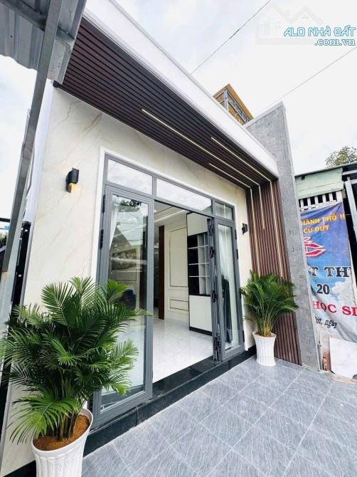 💥 CƠ HỘI SỞ HỮU NGAY CĂN NHÀ CẤP 4 RỘNG RÃI, VỊ TRÍ ĐẸP – GIÁ CỰC TỐT 620 TRIỆU - SHR - 7