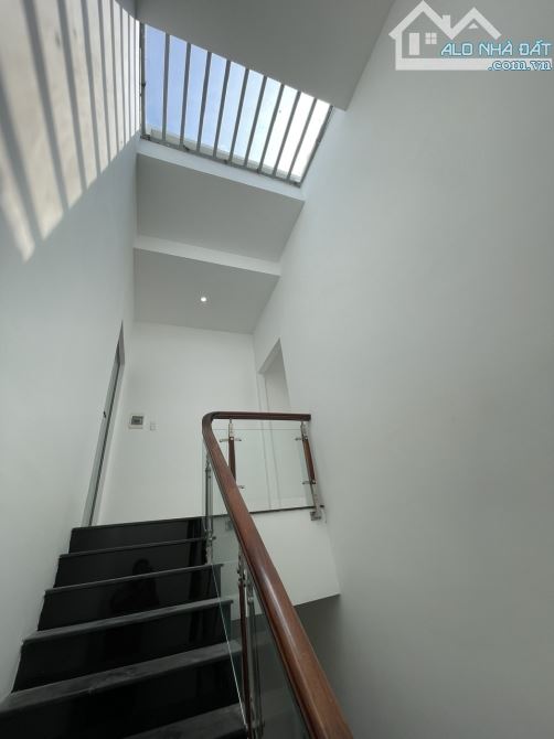 Bán nhà 1 trệt 2 lầu đường Lê Chân,P.Long Tâm - Bà Rịa, Giá bán: 5,3tỷ, DT:95m2 - 7
