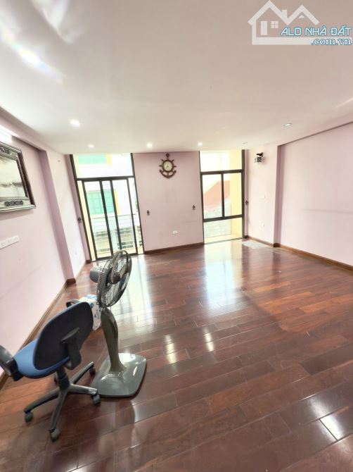Bán nhà mặt phố Thịnh Quang, DT 95m2 x 9 tầng, MT 6m. Thang máy, gara. Giá 37 tỷ có TL - 8