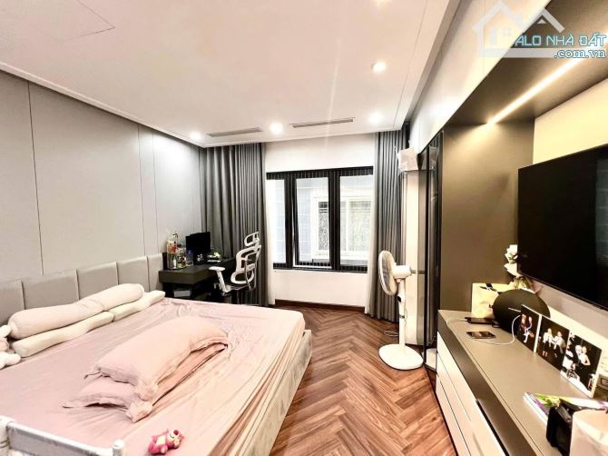 Bán nhà Bạch Mai 31m2, 6T, mt 4.3m đẹp gần phố, ngõ rộng thoáng, sổ đẹp. Giá 8.7 tỷ