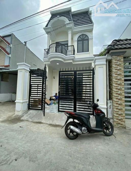Chủ bán nhà Bà Điểm Hóc Môn hẻm 38/ ấp Đông Lân giá 4,1 tỷ/89m2 1 lầu sổ hồng