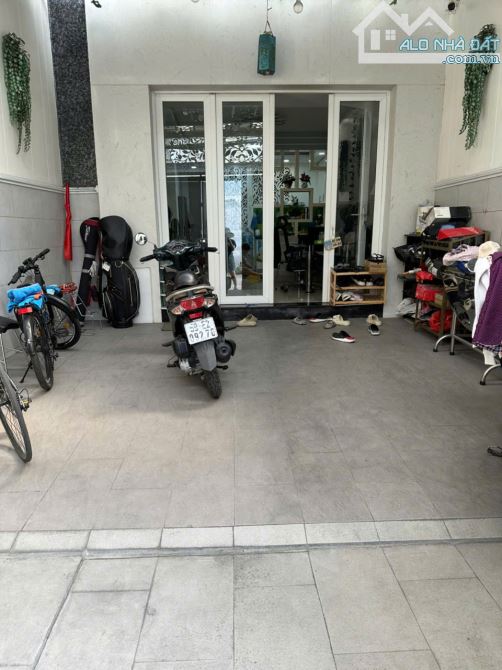 Bán nhà MT Trần Hữu Trang, Phú Nhuận - DT 4x16m - 3 tầng - giá 11.4 tỷ