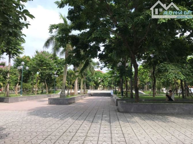✅️✅️ BÁN NHÀ BỒ ĐỀ - 67M, 6 TẦNG - LÔ GÓC - GARA Ô TÔ - THANG MÁY NHẬP KHẢU - GẦN PHỐ - VỊ