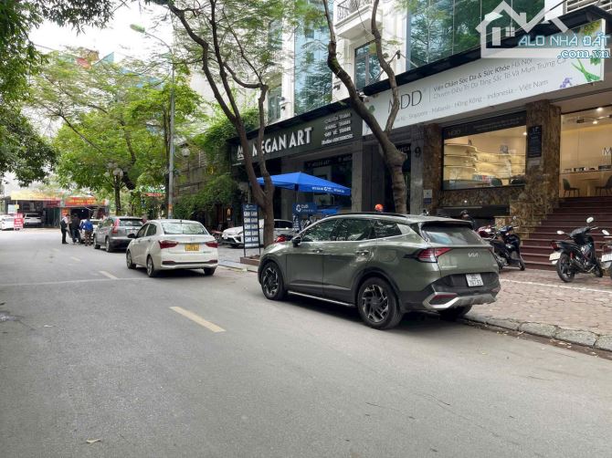 Bán nhà phố Hùynh Thúc Kháng Đống Đa 100m2 9 tầng 20m mặt tiền kinh doanh ngày đêm