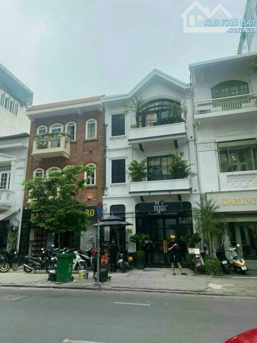 Siêu phẩm giữ tiền Mặt tiền ngay Cộng Hòa-DT : 5,4x20m-KC: 3 tầng-HĐT 100 tr- giá 28 tỷ TL