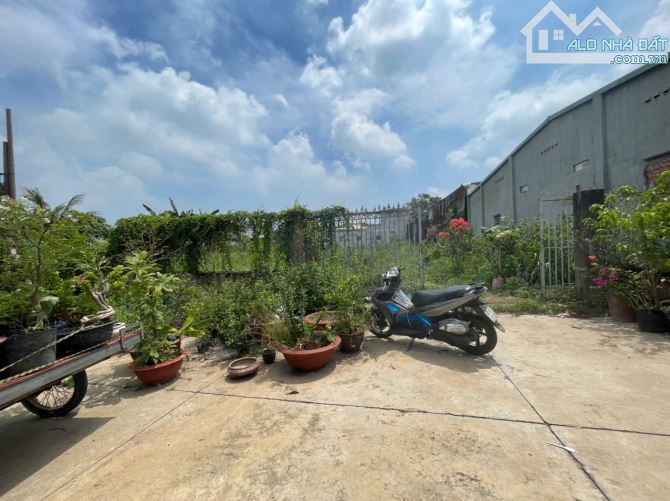 》B.án lô Biệt Thư 1000m2 Sổ riêng có 100m2 thổ cư. P - Tân Biên . ●Vị trí : Gần CV30/4. Gầ
