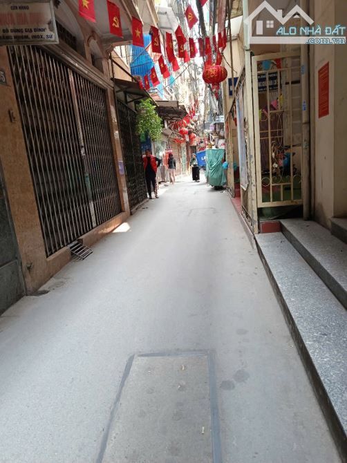 NHÀ VỊ TRÍ ĐẸP PHỐ LƯƠNG ĐÌNH CỦA, ĐỐNG ĐA(34M2*5T), LÔ GÓC, GẦN PHỐ CHỈ 7.55 Tỷ