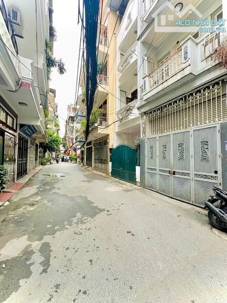 Bán nhà phố Lê Trọng Tấn, Thanh Xuân 68m, 5 tầng, mt 4.3m. Giá: 23.5 tỷ