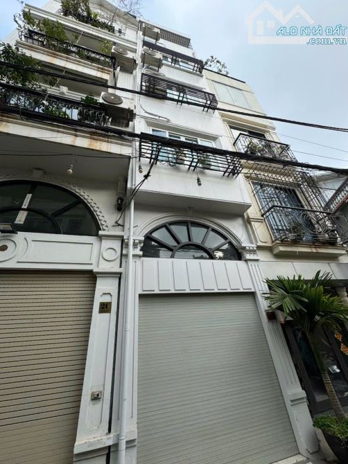 Ô tô ngủ trong nhà - gần chợ Ngọc Thụy - 5 tầng - 7,5 tỷ