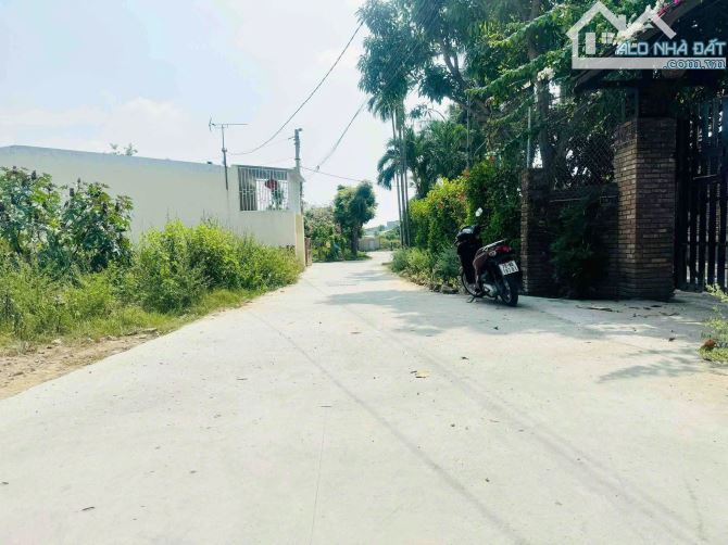 ĐẤT PHÚ TRUNG VĨNH THẠNH ĐƯỜNG Ô TÔ TẢI THÔNG 2 ĐẦU , CÁCH CHỢ VÀ TRƯỜNG HỌC CHỈ 700M