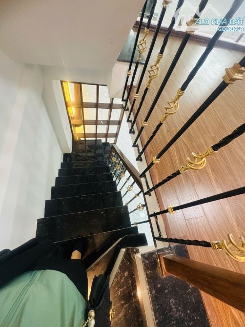 Siêu Phẩm Nhà Dân Xây Full NT Ở Huỳnh Thúc Kháng,HĐ.Ô Tô Đỗ Cửa.Gía 12.8Tỷ Có TL