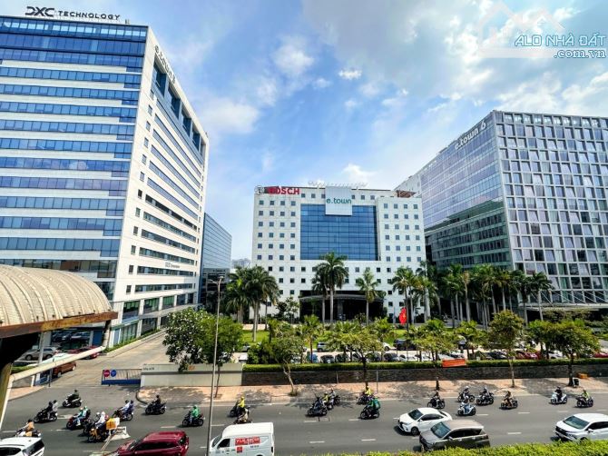 NHÀ CŨ TIỆN XÂY MỚI MẶT TIỀN HẺM 8M - ĐƯỜNG CỘNG HÒA - TÂN BÌNH - DT:110M2 - CHỈ 16,3 TỶ