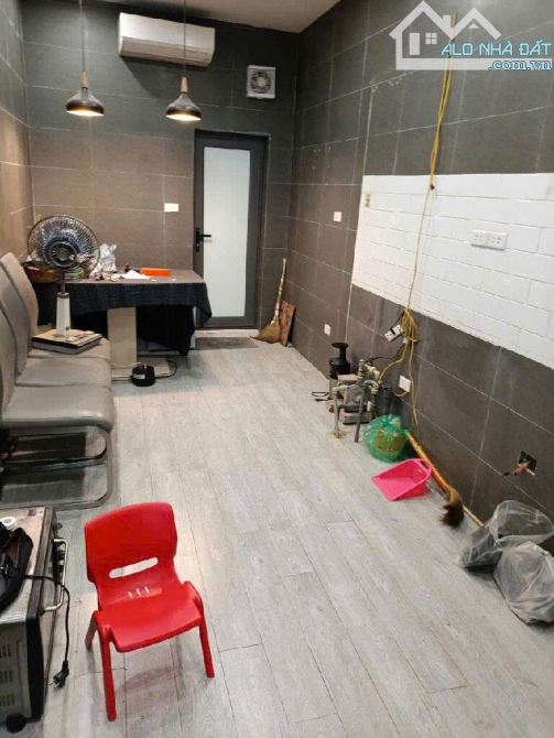 Mặt phố Tôn Đức Thắng, vỉa hè rộng, KD sầm uất, nhà đẹp ở ngay, 42m2, 4 tầng, giá 17 tỷ