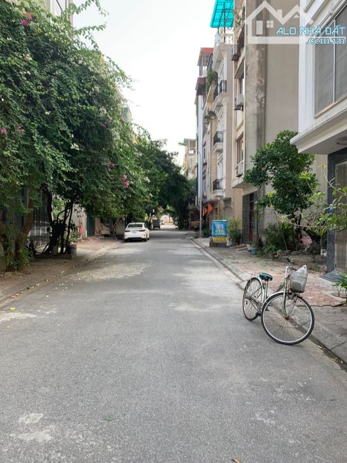 Bán đất tái định cư giang biên, 40m2 cực hiếm, đẹp