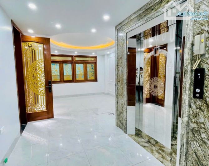 Bán gấp nhà-Liễu Giai-Đào Tấn-Linh Lang-Phan Kế Bính 40m2x7T lô góc, ô tô đỗ cửa, 1x tỷ