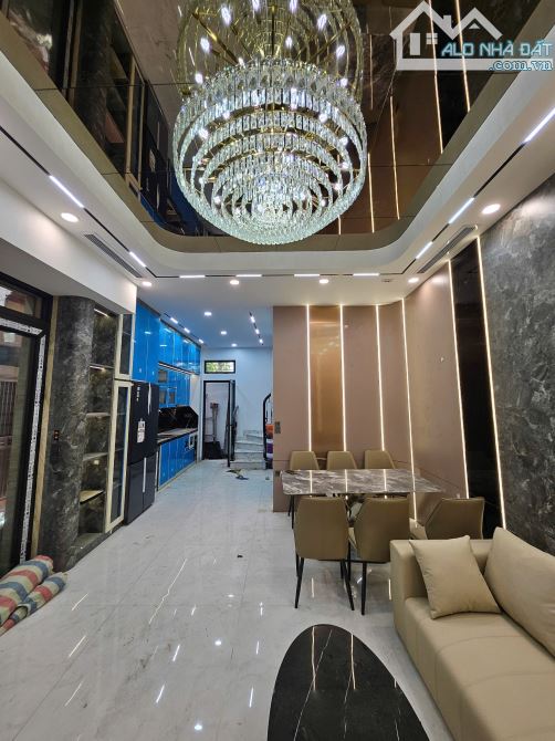 HOÀNG NHƯ TIẾP 48M2 - 6TẦNG THANG MÁY - 20M RA ĐƯỜNG OTO TRÁNH - CHỈ HƠN 12TỶ