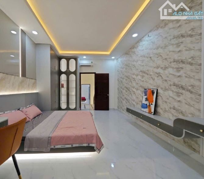 BÁN NHÀ NGAY METRO Q12, HẺM THÔNG XE TẢI, 2 TẦNG, 4X20M, CHỈ 6TY250, TẶNG NỘI THẤT