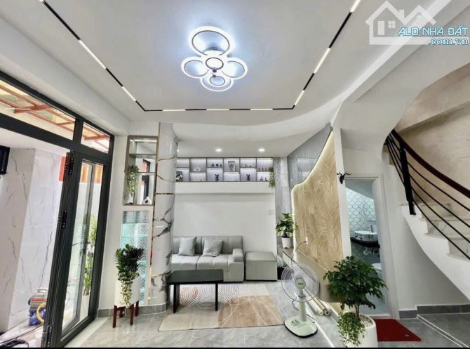 NHÀ LIỀN KỀ MỚI - 40M2- 4 TẦNG - PHAN VĂN TRỊ, BÌNH THẠNH - NHỈNH 7 Tỷ TL