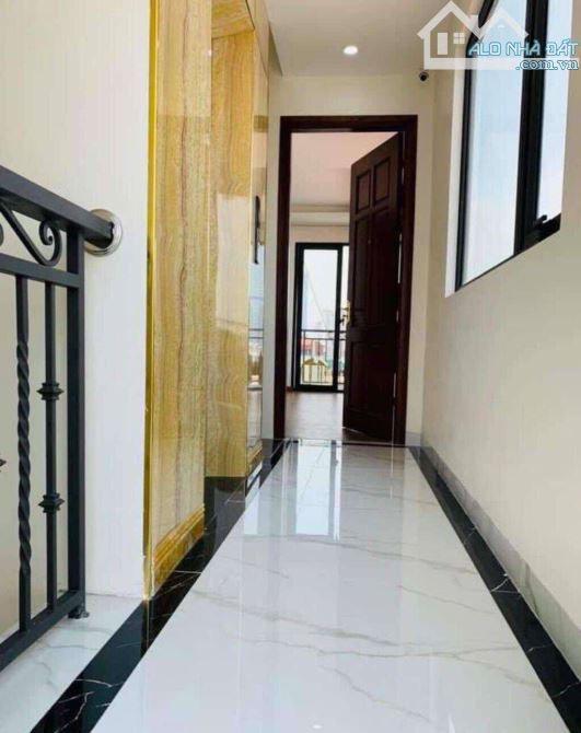 Bán CHDV tại Quan Hoa, Cầu Giấy, Hà Nội 12.9 tỷ, 60m2, PCCC đầy đủ, VF3 tận cổng, Thang Má