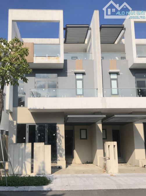 bán căn nhà rẻ đẹp nhất Hoàng Quốc Việt. TP HUẾ