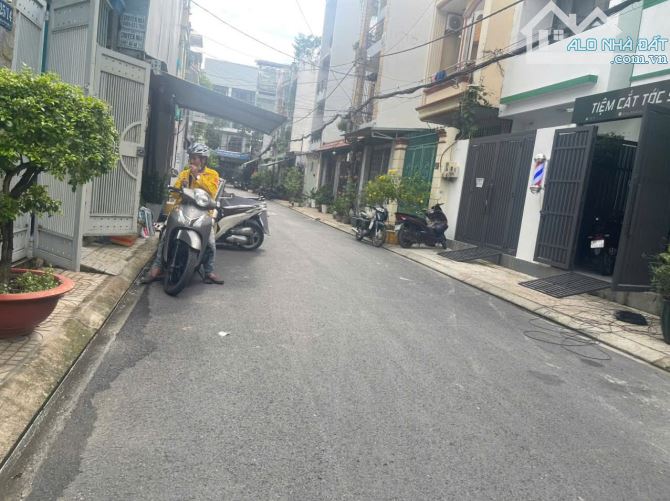 Bán nhà hẻm 8m Nguyễn Hậu Tân Phú 8x14m gác suốt giá 15.8 tỷ TL (gần Trương Vĩnh Ký)