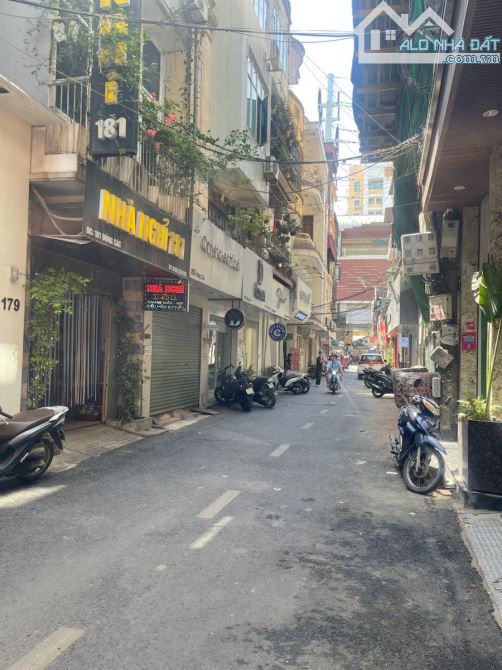 PHÂN LÔ HOÀNG QUỐC VIỆT, Ô TÔ KINH DOANH, 65M, 5 TẦNG, 17.9 Tỷ