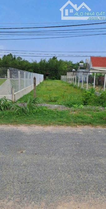 ÔNG CHÚ Ở TÂY NINH GỬI GIÙM LÔ ĐẤT NGỢP N.H 288M2 MT ĐƯỜNG NHỰA SHR CHỈ 360TR