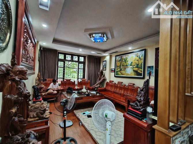 CHỈ 32 TỶ SỞ HỮU NHÀ DT 105M, 6 TẦNG, GARA Ô TÔ, 2 THOÁNG, Ở NGAY,NGÕ THÔNG QUẬN CẦU GIẤY.