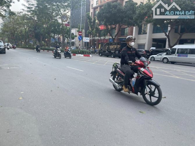 Chính chủ bán nhà 5 tầng mặt phố Liễu Giai chỉ KD bất chấp giá 26 tỷ Ba Đình