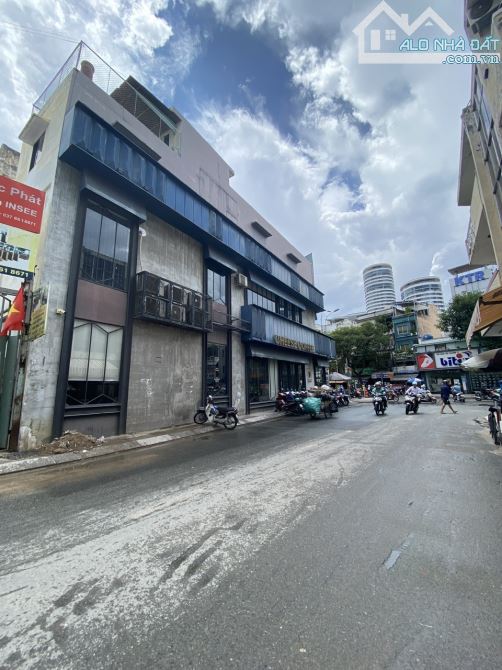 Bán Nhà HXH Nguyễn Cửu Vân – 6.5mx30m - 170m² – 3 tầng – Thu nhập 100tr/th - 30 tỷ