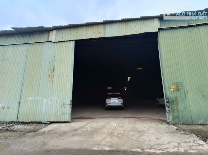 Cho thuê kho đường Văn Tiến Dũng, Bắc Từ Liêm, HN. DT 500m, có điện 3fa, xe công đỗ cửa. G