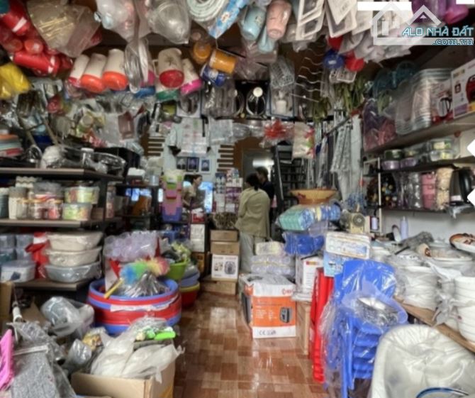 Bán nhà mặt tiền kinh doanh  trung tâm TP Dĩ An  giá chỉ 3,68 TỈ