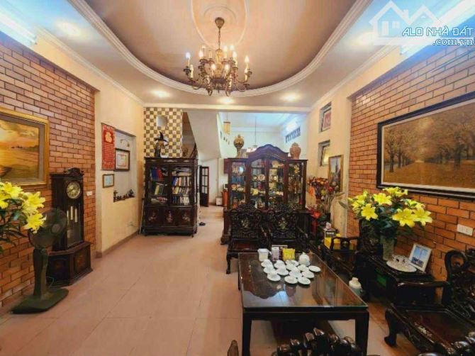 Phân lô Chùa Láng, 3 bước ra phố, Oto vào nhà, 2 thoáng, KD. 50m2x4t, MT 4.6m. Chỉ 15.5 tỷ