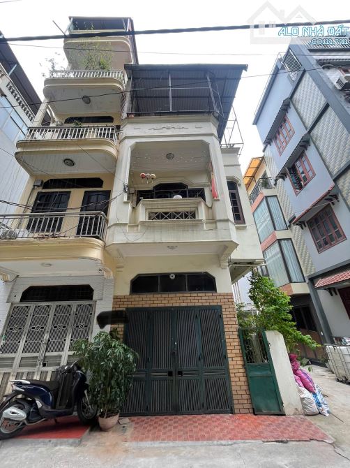 NHỈNH 10 TỶ- nhà Phân Lô MINH KHAI, Hai Bà Trưng, lô góc, Ô tô vào nhà.