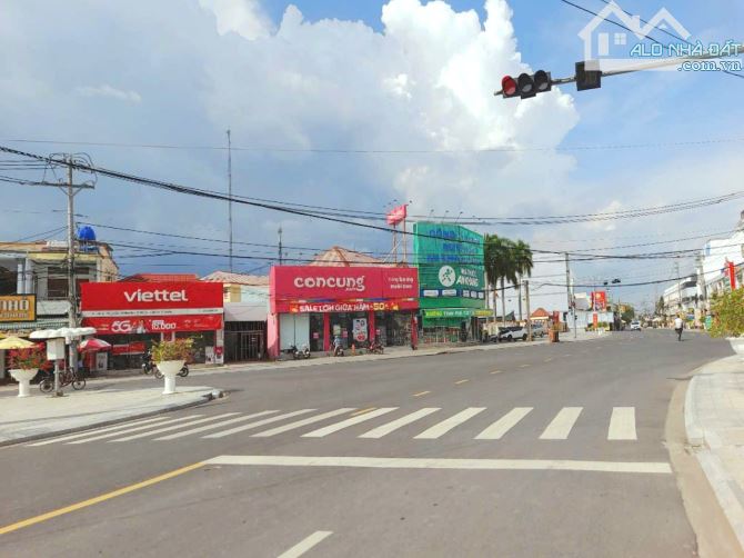 Hàng ngộp, 180m2 đất thổ cư gần Chợ Đức Tân, 350tr