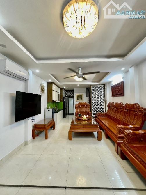 Bán nhà lai xá dân xây chắc chắn,ngõ thông sát khu đô thị hinode 34m 5 tầng chỉ nhỉnh 5 tỷ