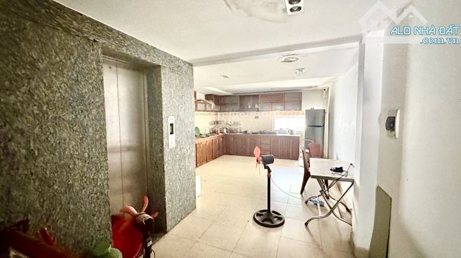 MẶT TIỀN TỐ HỮU- CẠNH TRƯỜNG ĐẠI HỌC NGOẠI NGỮ- KHUÊ TRUNG- VỪA Ở VỪA KINH DOANH.