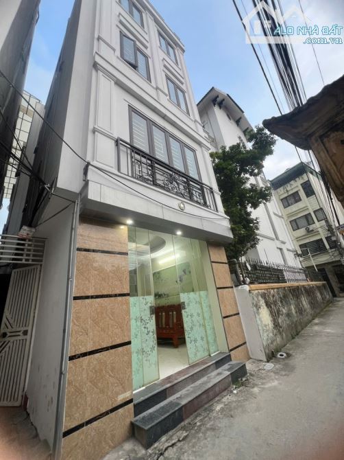 Bán nhà 4 tầng x30m Bát Khối, nhỉnh 5 tỷ