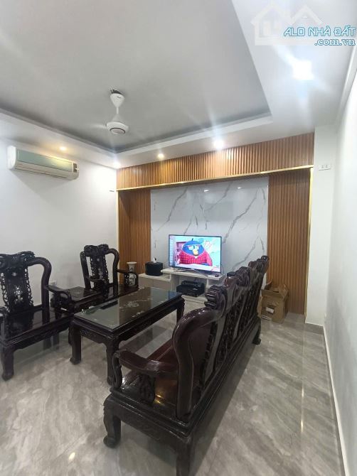 Căn hộ TT A6 Giảng Võ, 100m2, 2 MẶT THOÁNG TRƯỚC SAU – VIEW HỒ – GIÁ CHỈ 6,95 TỶ!