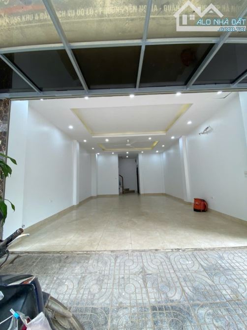 CHÍNH CHỦ GỬI BÁN NHÀ PHÂN LÔ YÊN NGHĨA,DT 55M-7 TẦNG-THANG MÁY-DÒNG TIỀN 500TR/NĂM