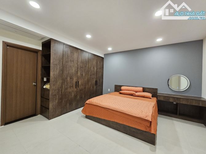 Cho thuê penhouse Gateway 3PN view biển full nội thất hiện đại