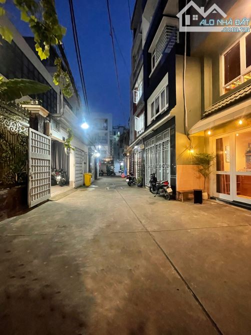 Nhà DT Rộng 96m2(4.1x18) Khu Lạc Long Quân - P10 - Tân Bình