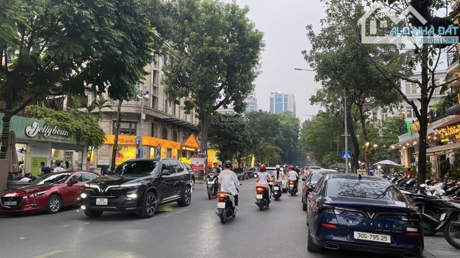 Mặt Phố Quang Trung Hoàn Kiếm, 105/120m2 MT6m 103 tỷ