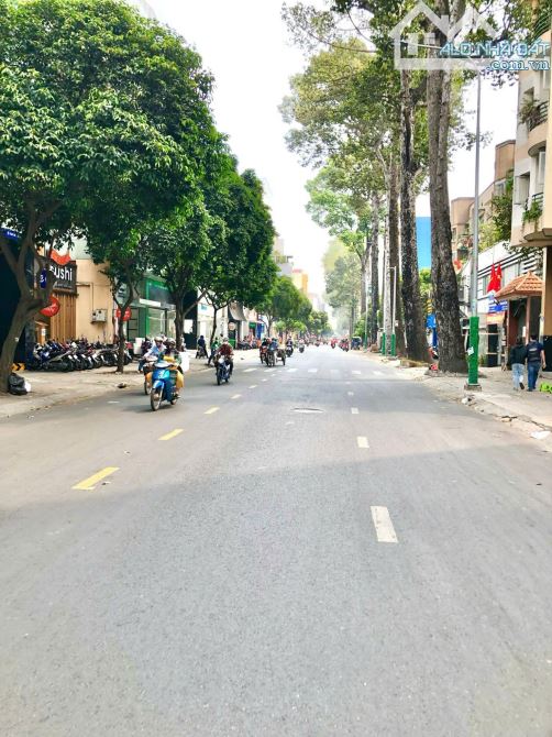 Cơ Hội Sinh Lời ! Bán Nhà Mặt Tiền Trần Khắc Chân Q1 – 4x16m, 3 Lầu ST – Giá Tốt !