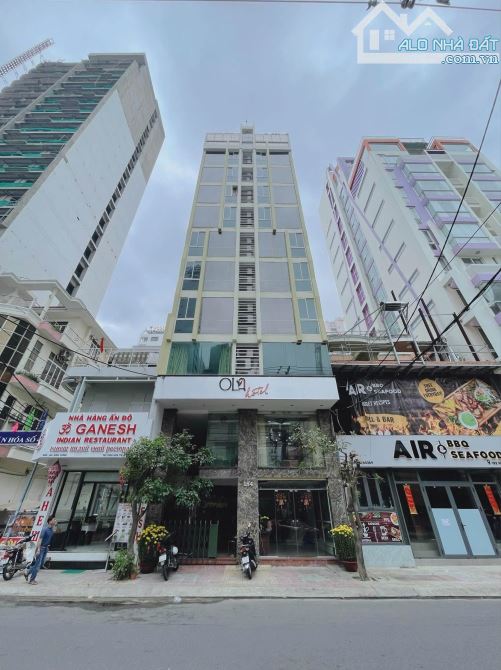Bán khách sạn 12 tầng đường Hùng Vương đang kinh doanh tốt giá 45 tỷ