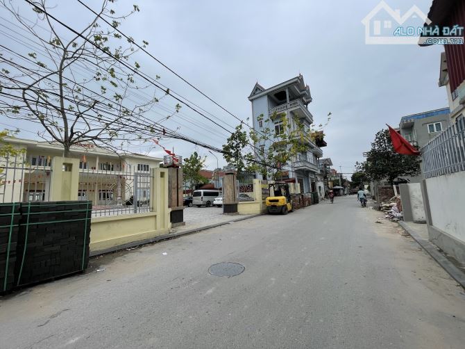 ☘️☘️Ô GÓC 3 MẶT THOÁNG NGÕ OTO 115m- MẶT TIỀN 8m- 2 DỰ ÁN LỚN VIN BẮC HỒNG VÀ VÀNH ĐAI 3