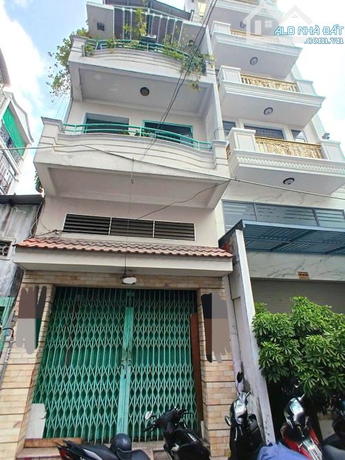 Nhà bán: đường An Dương Vương. Q5. DTSD 67m2 . 4 tầng. Giá 18,5 tỷ