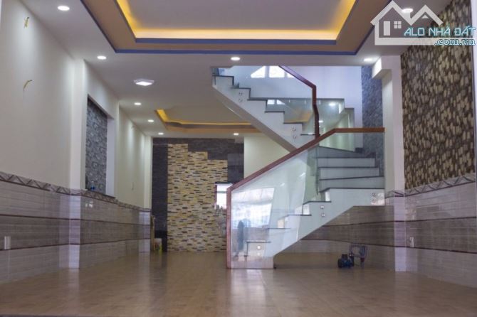 Bán nhà hẻm 3/2 Quận 10 – 97,4m², 2 tầng, SHR, chỉ 14.5 tỷ