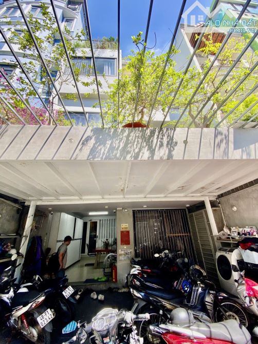 Bán toà nhà căn hộ dịch vụ đường Nguyễn Cửu Vân, P17, Quận Bình Thạnh doanh thu hơn 100tr/