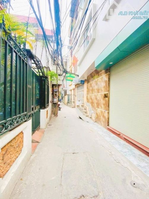 Bán nhà lô góc 2 thoáng, ngõ ba gác, cách mặt phố Hoàng Hoa Thám 70m